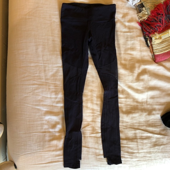 ALO Leggings - Picture 1 of 5